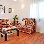 Vakantiehuis In Near Sandy *