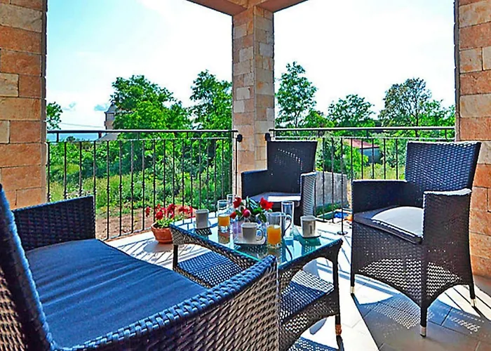 In Near Sandy Привлака